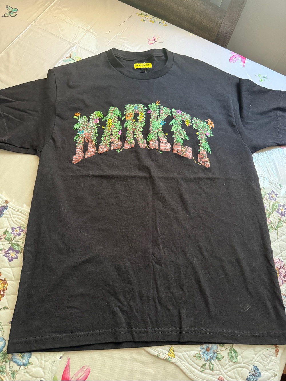 Chinatown market Short Sleeve Tee with Colorful ‘Market’ Botanical Graphic Mens